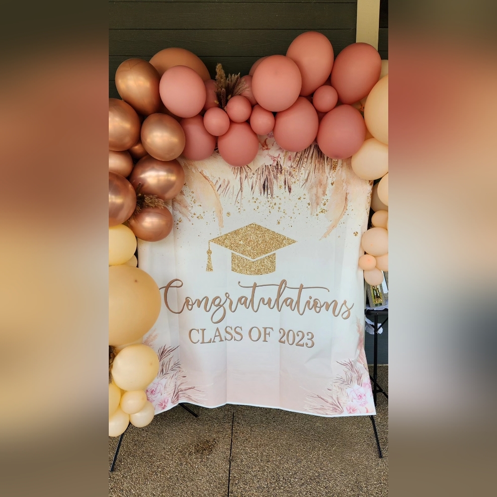 2023 Graduation backdrop/balloon kit